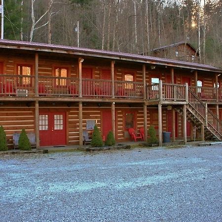 Black Bear Lodge Motel Slade المظهر الخارجي الصورة