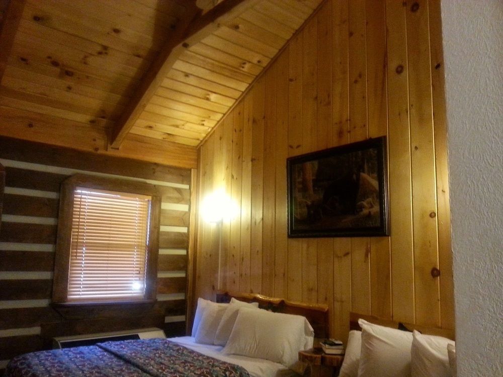 Black Bear Lodge Motel Slade المظهر الخارجي الصورة