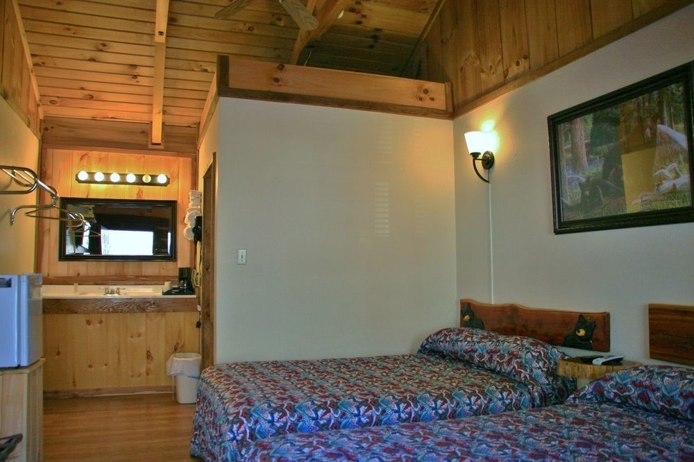 Black Bear Lodge Motel Slade المظهر الخارجي الصورة