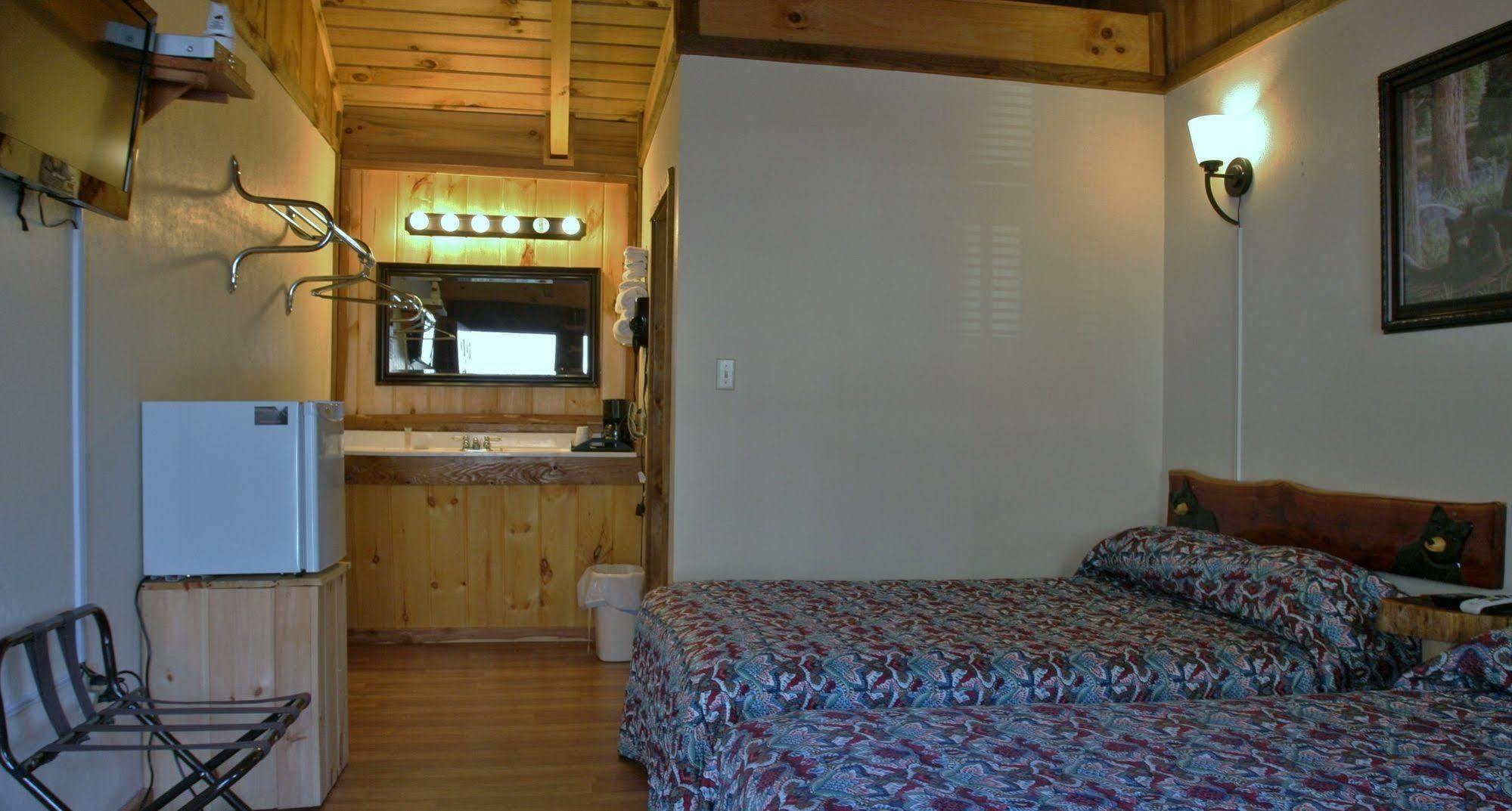 Black Bear Lodge Motel Slade المظهر الخارجي الصورة